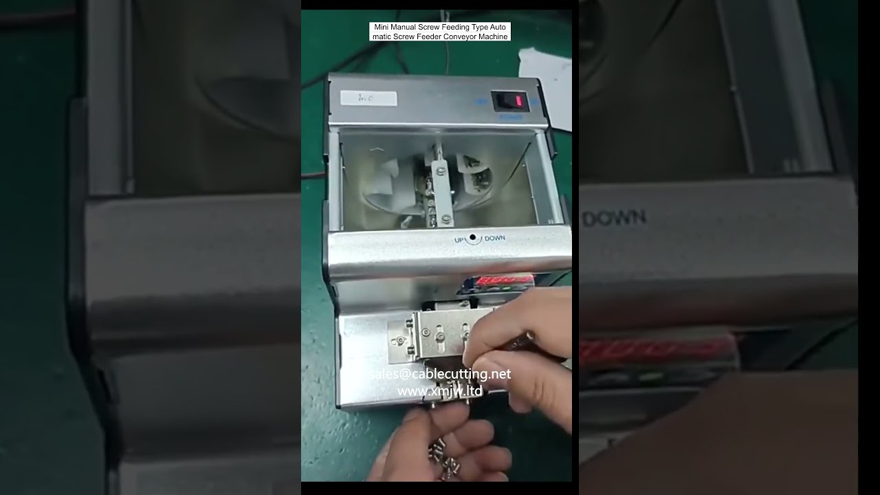 Kompakt Manuel Vida Beslemeli Otomatik Vidalama Konveyör Makinesi