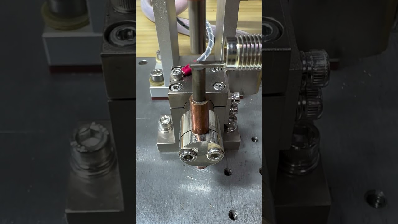 Hassas Bileşen Kaynak Makinesi Yüksek Verimli Direnç Kaynağı Elektronik Endüstrisi İçin