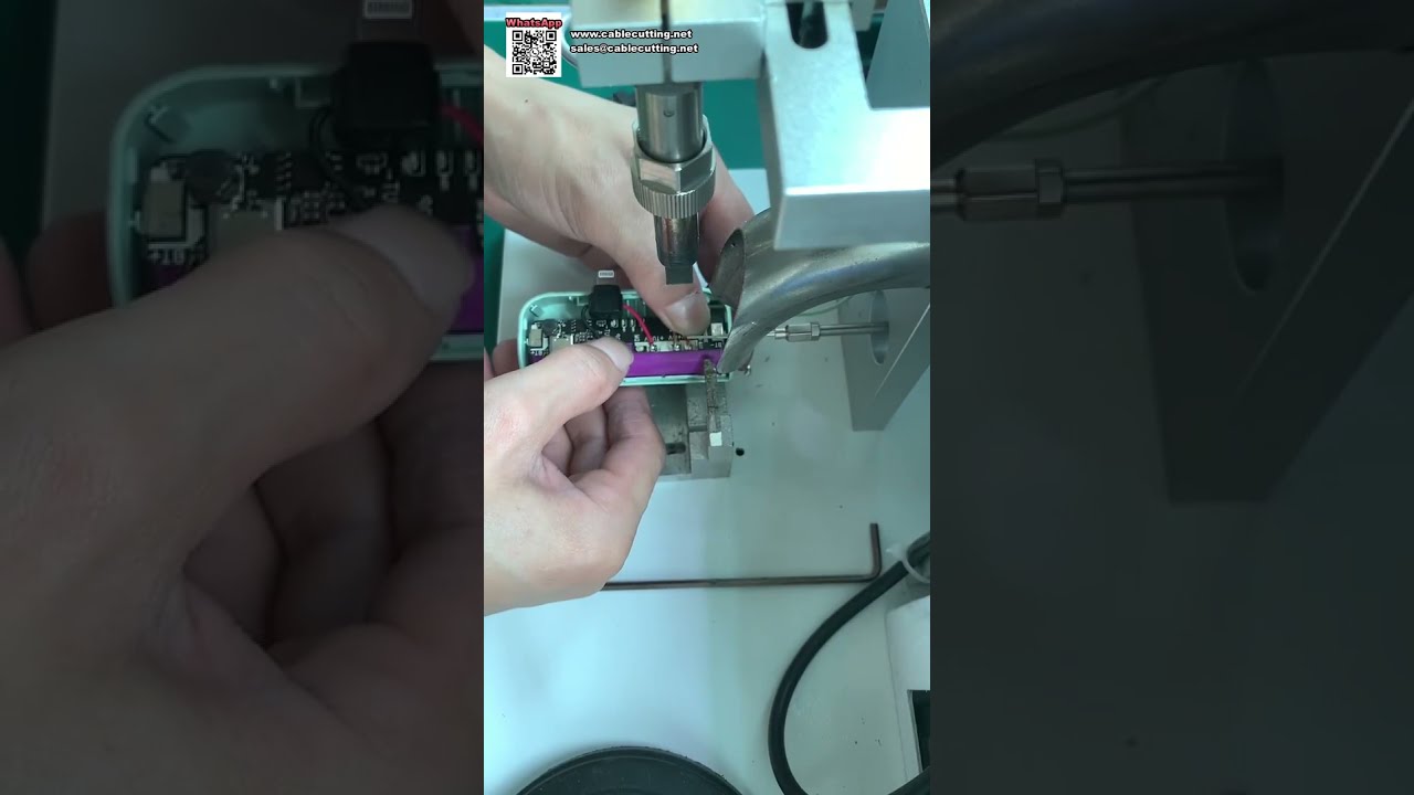 Küçük PCB Devre Kartı Kablo Lehimleme Makinesi — Yüksek Verim